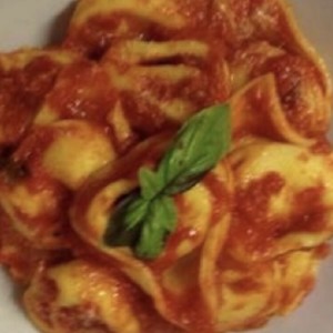 Tortelloni con ricotta di bufala al pomodoro